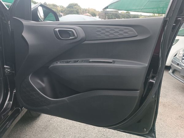 2025-Hyundai-Grand-i10-10-Fluid image:11