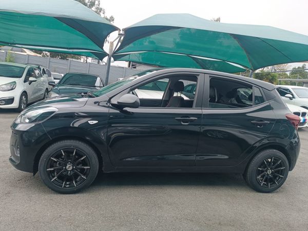 2025-Hyundai-Grand-i10-10-Fluid image:2