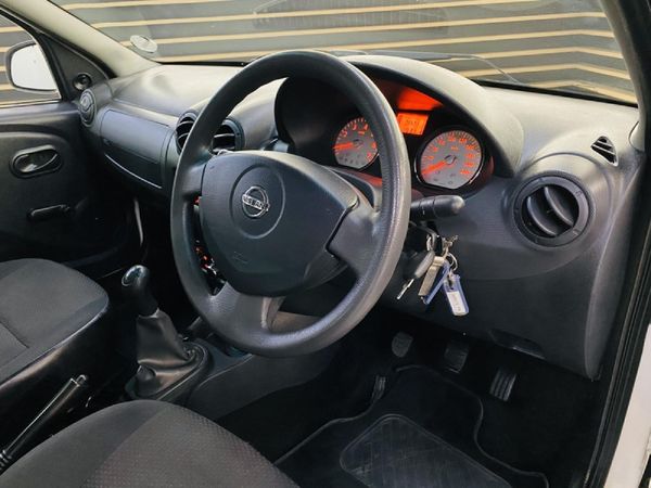 2022-Nissan-NP200-16 image:14