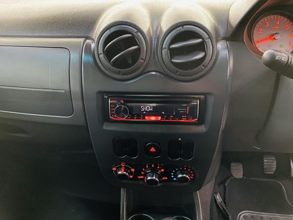 2022-Nissan-NP200-16 image:15