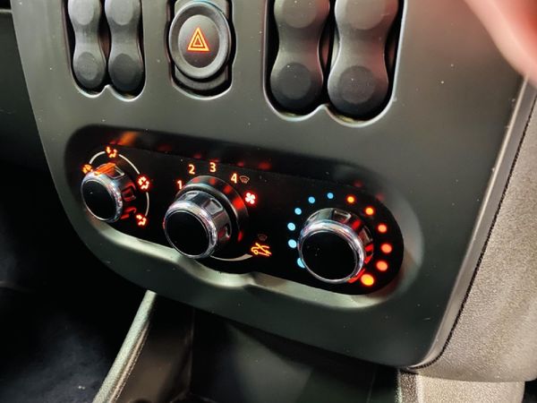 2022-Nissan-NP200-16 image:16