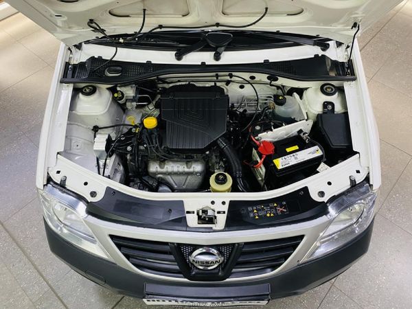 2022-Nissan-NP200-16 image:4