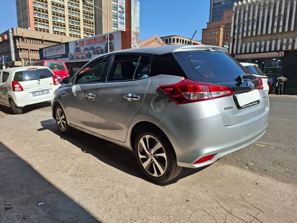 2019-Toyota-Yaris-15-XS-Auto-5-dr image:3