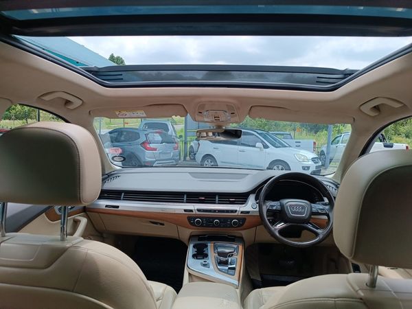 2015-Audi-Q7-30-TDI-quattro-Auto image:9