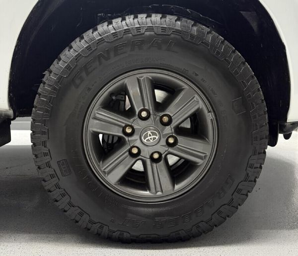 2014-Toyota-Hilux-25-D-4D-SRX-Raised-Body-Single-Cab image:12