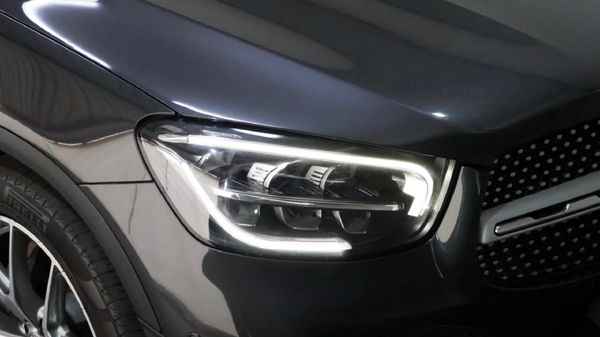 2020-Mercedes-Benz-GLC-300d-4Matic image:9