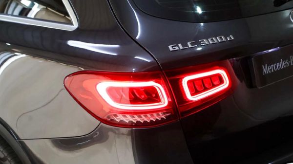 2020-Mercedes-Benz-GLC-300d-4Matic image:10