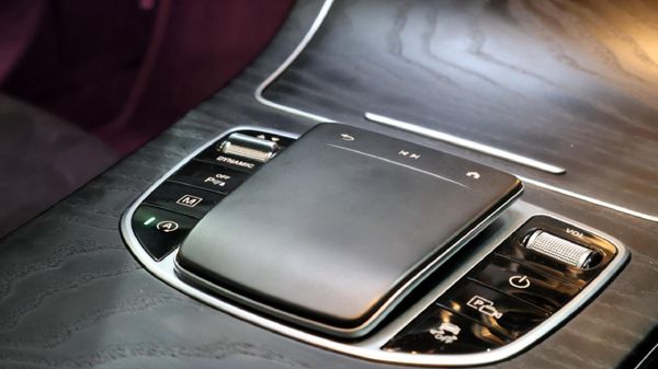 2020-Mercedes-Benz-GLC-300d-4Matic image:16