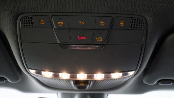 2020-Mercedes-Benz-GLC-300d-4Matic image:18