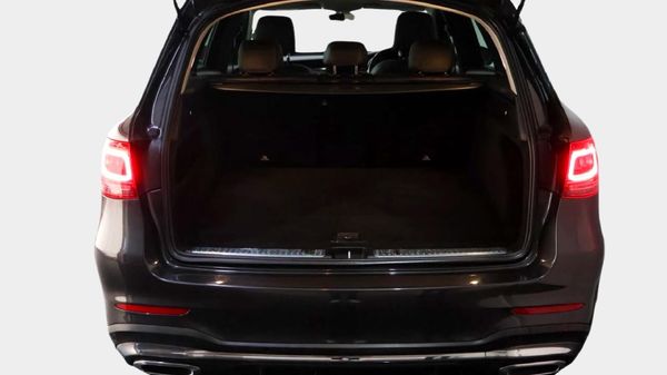2020-Mercedes-Benz-GLC-300d-4Matic image:21