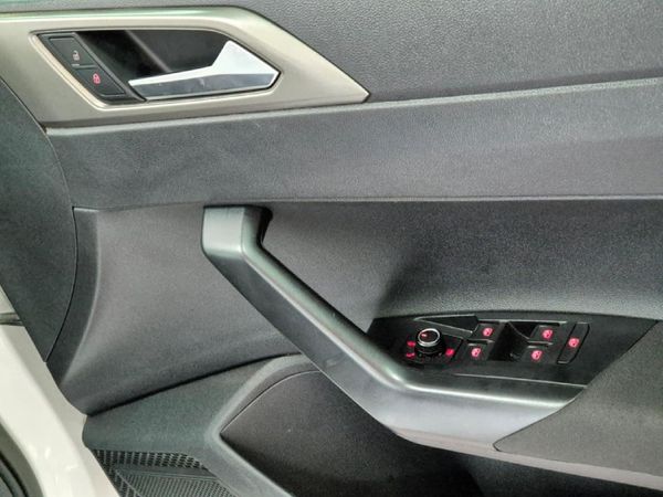 2021-Volkswagen-Polo-10-TSI-Comfortline image:12