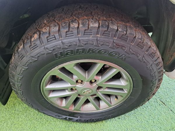 2013-Toyota-Hilux-30-D-4D-Raider-4x4-Auto-Double-Cab image:5