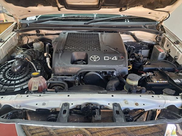 2013-Toyota-Hilux-30-D-4D-Raider-4x4-Auto-Double-Cab image:6