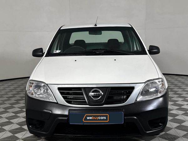2022-Nissan-NP200-16-AC-Safety-Pack image:11