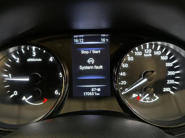 2018-Nissan-X-Trail-16-dCi-Visia-7-seat image:2