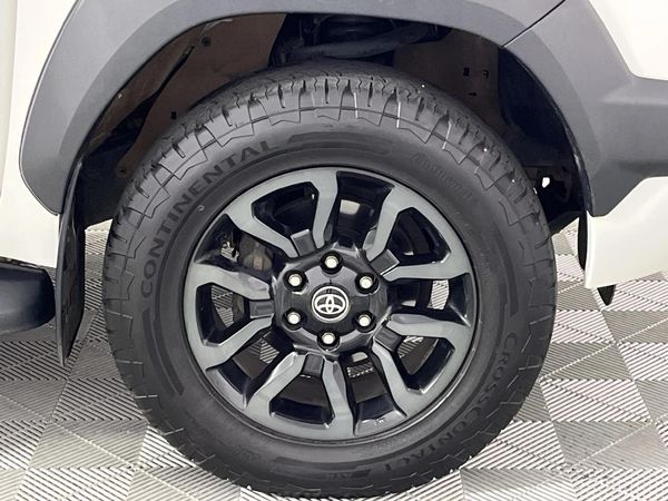 2022-Toyota-Hilux-28-GD-6-Raised-Body-Legend-Auto-Extended-Cab image:2