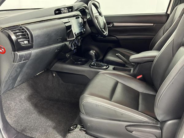2022-Toyota-Hilux-28-GD-6-Raised-Body-Legend-Auto-Extended-Cab image:3