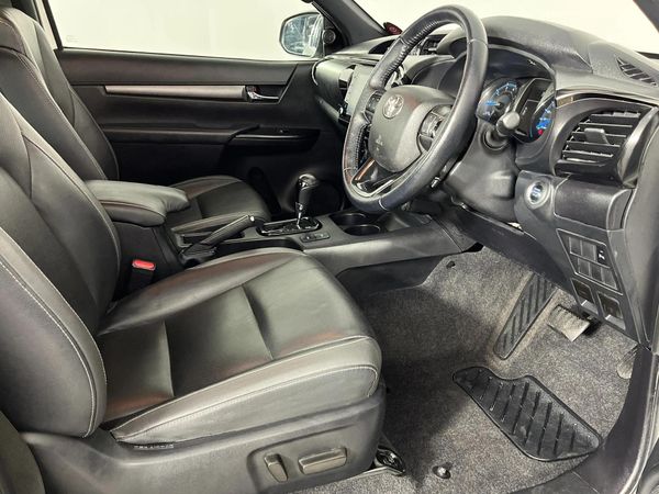 2022-Toyota-Hilux-28-GD-6-Raised-Body-Legend-Auto-Extended-Cab image:4