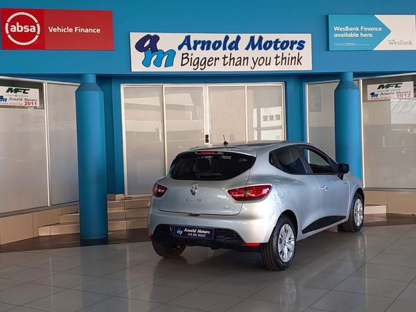 2016-Renault-Clio-IV-900T-Blaze-Limited-Edition-5-dr-66kW image:8