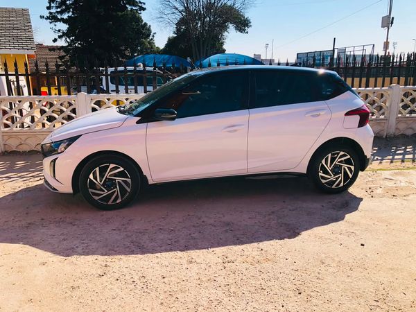 2025-Hyundai-i20-12-Executive image:2