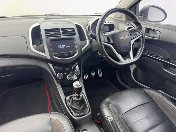 2014-Chevrolet-Sonic-14T-RS-Hatch image:7