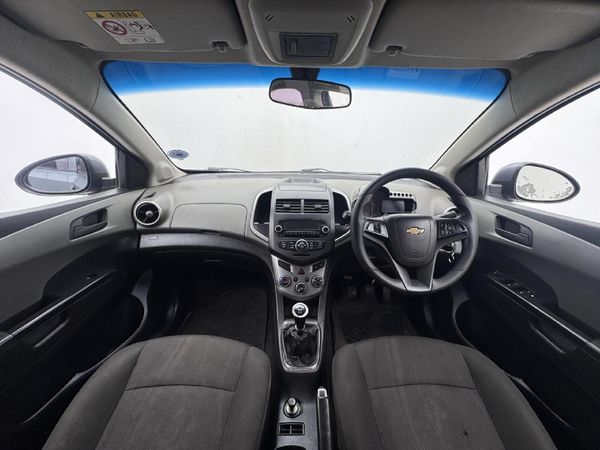 2014-Chevrolet-Sonic-16-LS image:10