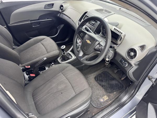 2014-Chevrolet-Sonic-16-LS image:14