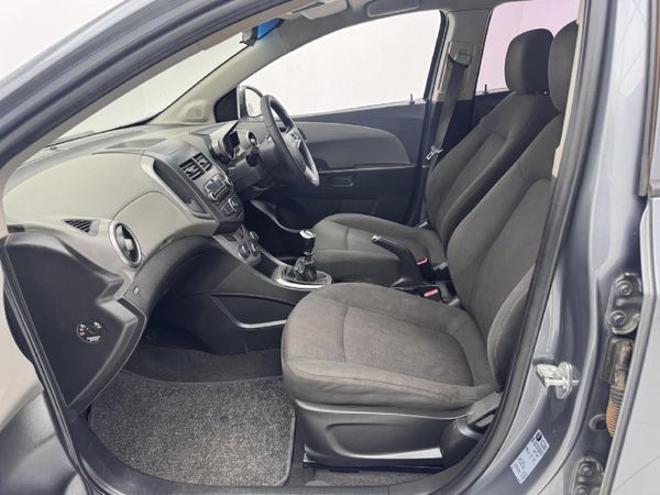 2014-Chevrolet-Sonic-16-LS image:6