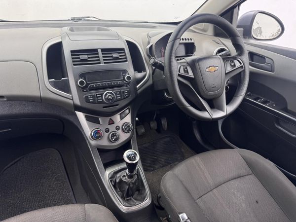 2014-Chevrolet-Sonic-16-LS image:7
