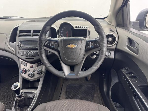 2014-Chevrolet-Sonic-16-LS image:8