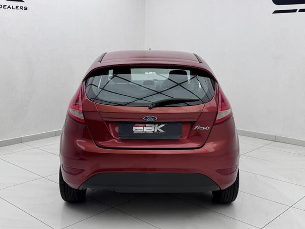 2010-Ford-Fiesta-14i-Ambiente-5-dr image:4