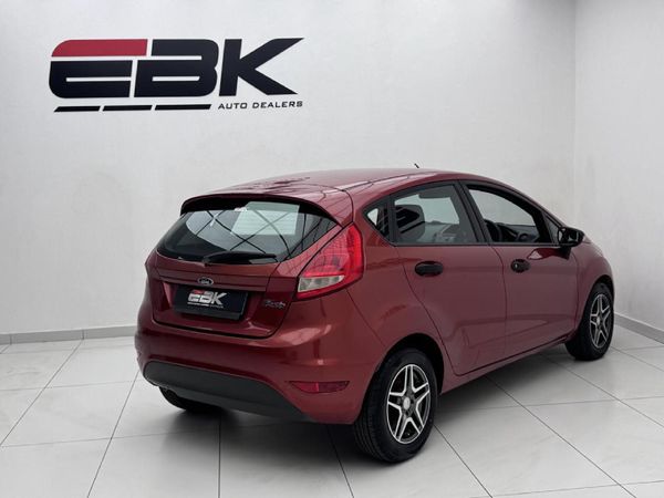 2010-Ford-Fiesta-14i-Ambiente-5-dr image:5