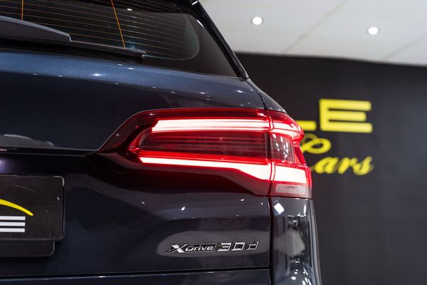 2022-BMW-X5-xDrive30d-M-Sport image:11