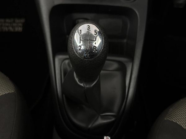 2016-Renault-Captur-900T-Expression-66kW image:9