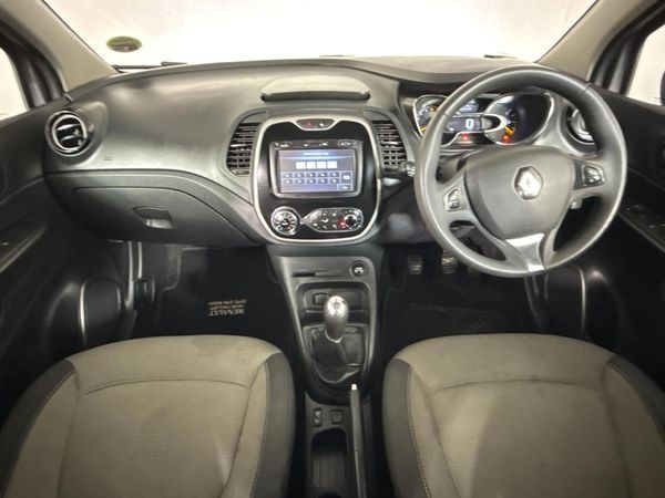 2016-Renault-Captur-900T-Expression-66kW image:1