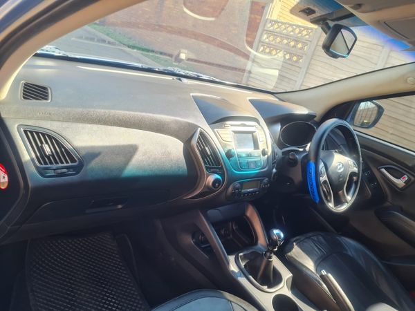 2014-Hyundai-ix35-20 image:12