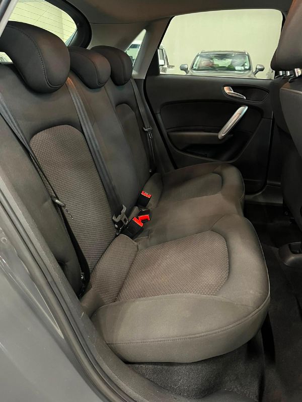 2016-Audi-A1-Sportback-10-TFSI-S-25-TFSI image:11