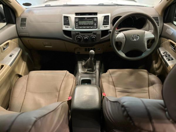 2012-Toyota-Fortuner-25-D-4D-Raised-Body image:11