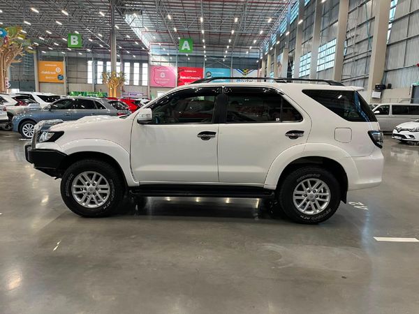 2012-Toyota-Fortuner-25-D-4D-Raised-Body image:3