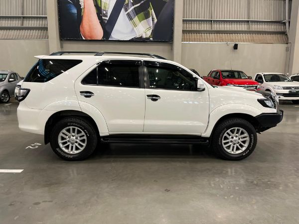 2012-Toyota-Fortuner-25-D-4D-Raised-Body image:7