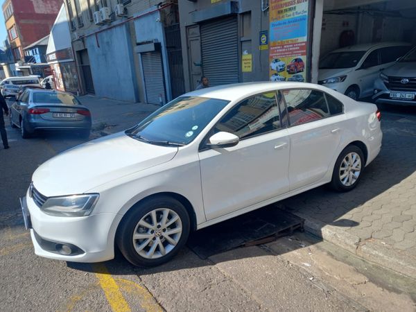 2015-Volkswagen-Jetta-GP-14-TSI-Comfortline image:2
