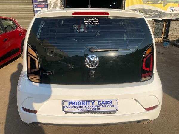 2017-Volkswagen-Up-Take-Up-10-5-dr image:4