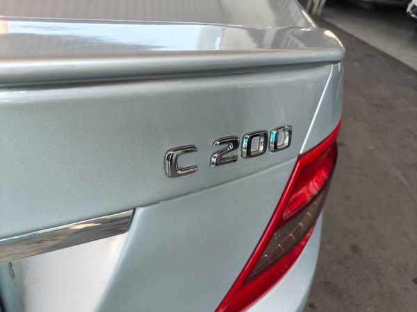2011-Mercedes-Benz-C-Class-C-200-CGI-BE-Avantgarde-Auto image:7