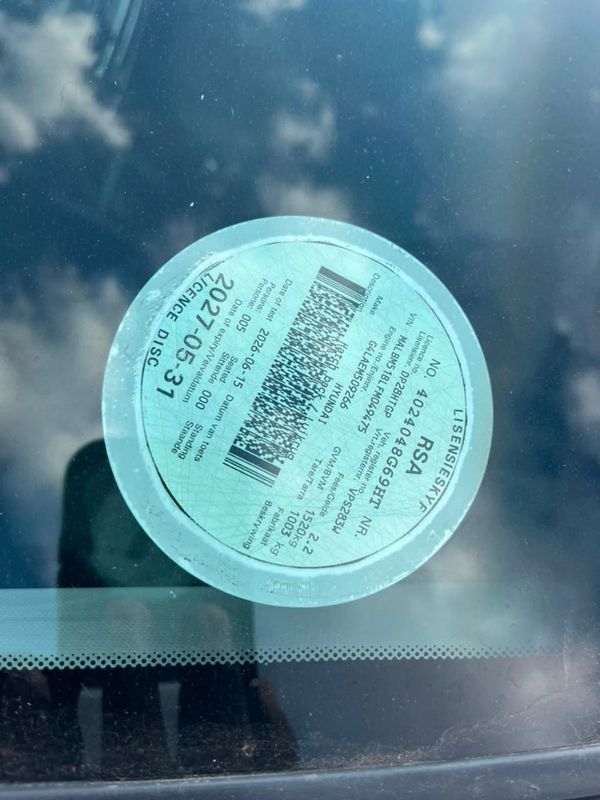 2015-Hyundai-i20-14-Fluid image:6