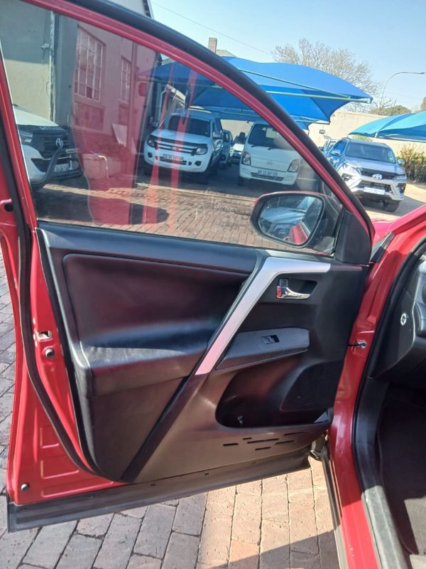 2014-Toyota-RAV4-22-D-VX-Auto image:10