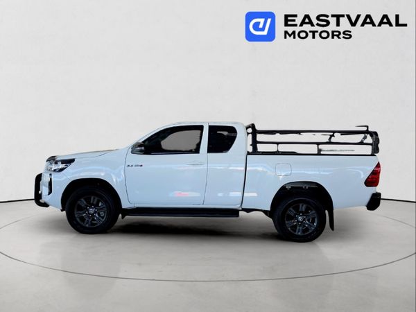 2026-Toyota-Hilux-24-GD-6-Raised-Body-Raider-Extended-Cab image:3