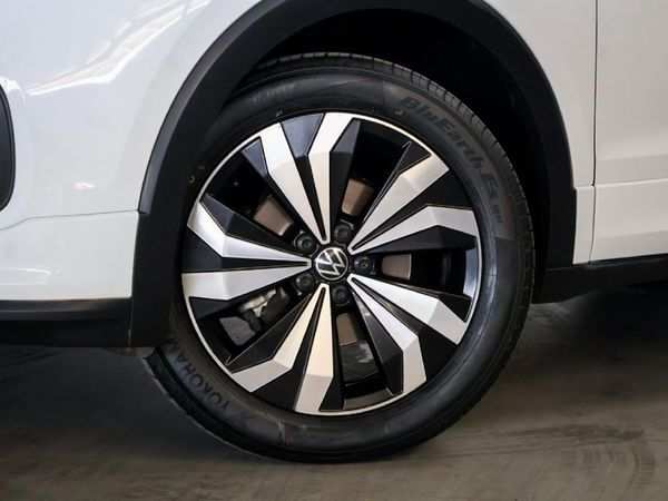 2022-Volkswagen-T-Cross-10-TSI-Comfortline image:1