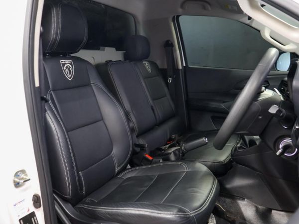 2026-Peugeot-Landtrek-19D-Professional-Single-Cab image:9