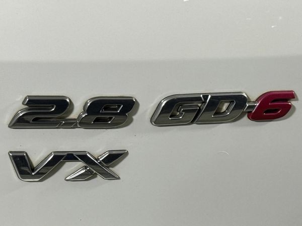 2021-Toyota-Fortuner-28-GD-6-4x4-VX-Auto image:11