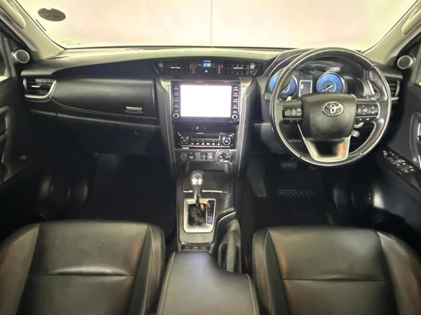 2021-Toyota-Fortuner-28-GD-6-4x4-VX-Auto image:1